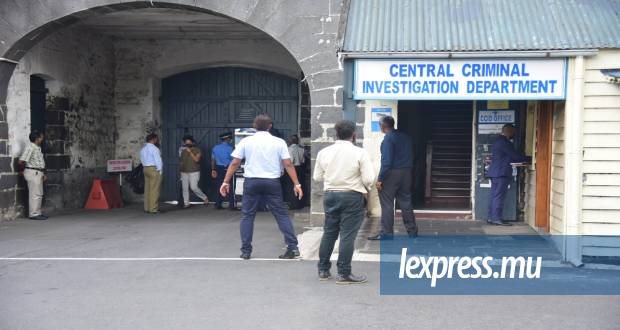 Casernes centrales: interpellation des manifestants