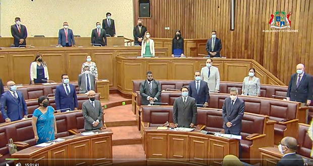 Parlement: 192 questions sans réponse