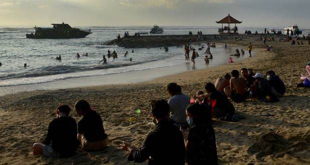 Nouvel an: Bali expulsera les touristes violant les règles sanitaires