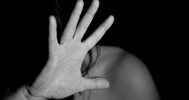 Pailles: un Algérien agresse sauvagement son épouse au couteau 