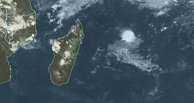 Tempête tropicale modérée: Dumako nommée pendant la nuit de dimanche 
