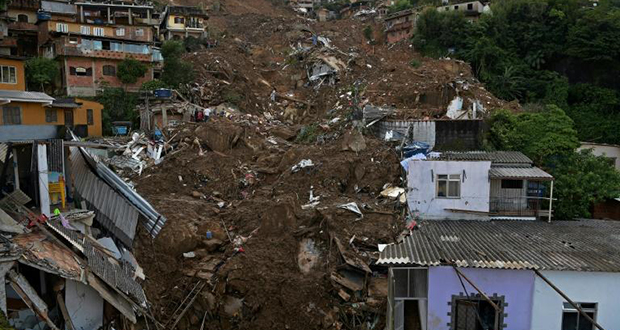 Brésil: 122 morts à Petropolis, nouvelles alertes de fortes pluies