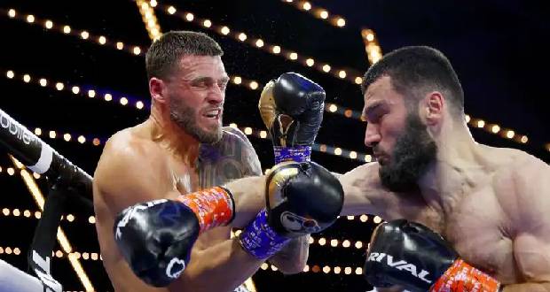 Boxe: Beterbiev punit Smith et unifie les titres chez les mi-lourds