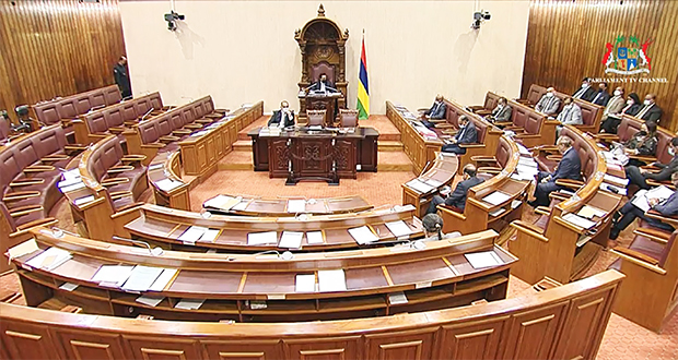 Parlement: pas de PNQ, Sherry Singh toujours au menu