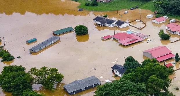 Le bilan des inondations dans le Kentucky passe à 15 morts et pourrait doubler 