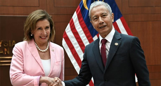 A Taïwan, Nancy Pelosi dit être venue «en paix» dans la région