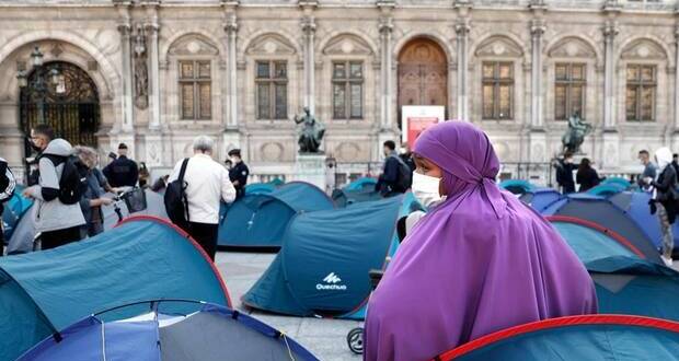 Un campement de mineurs isolés toujours installé à Bastille malgré les intempéries
