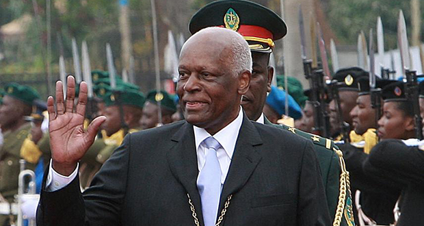 La dépouille de l'ex-président Dos Santos arrive en Angola samedi