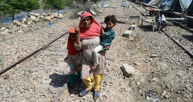 Pakistan: les femmes enceintes prises dans l'enfer des inondations