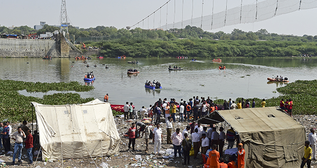 En Inde, l'effondrement d'un pont suspendu fait au moins 137 morts