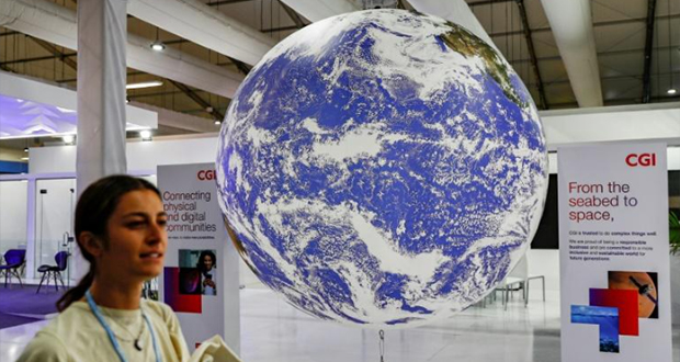 Climat: les dirigeants du monde entrent sur scène à la COP27