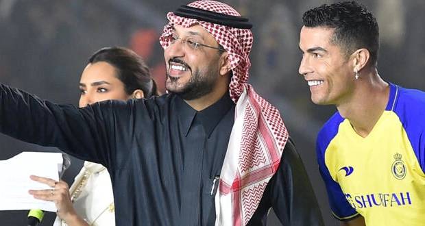 Foot: l'Arabie saoudite découvre Ronaldo, symbole de son ambition