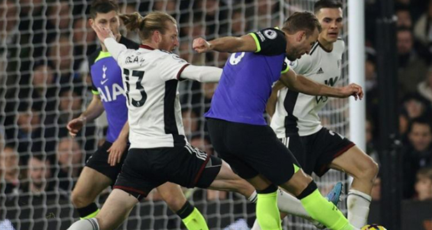 Angleterre: Tottenham tient le rythme grâce à un Kane record