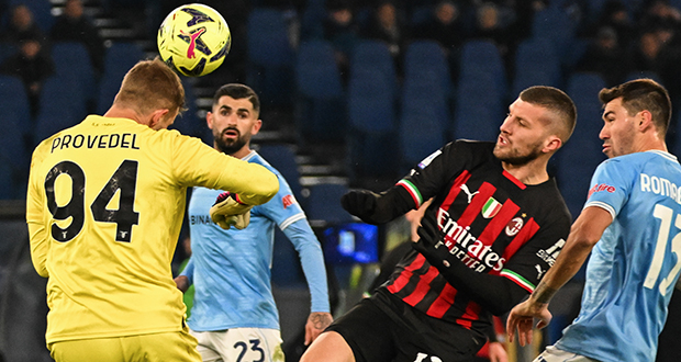 Serie A: l'AC Milan laminé par la Lazio (4-0) et lâché par Naples