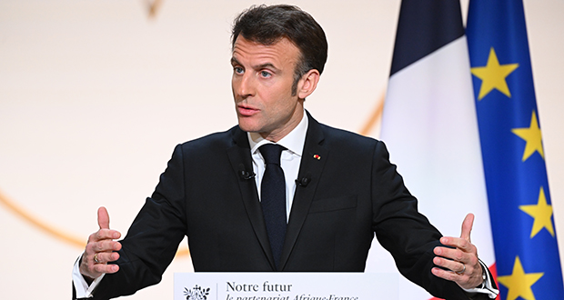 Macron entame une tournée test en Afrique centrale