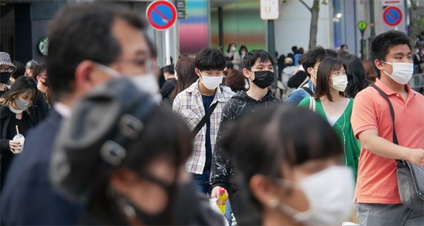 Covid-19: le Japon tombe le masque, à petits pas