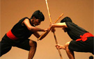 Démonstration de Kalarippayat, l''un des arts martiaux les plus anciens d''Asie