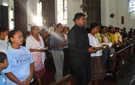 Célébration de la messe pour marquer la Fête du Travail, en l’église du St Sacrement, à Cassis.