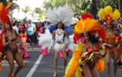 Carnaval des îles Vanille: La fièvre de Rio de Janeiro gagne Flic-en-Flac. 