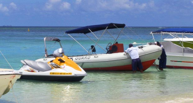 Jet-Ski à Trou-aux-Biches : danger ou pas ?