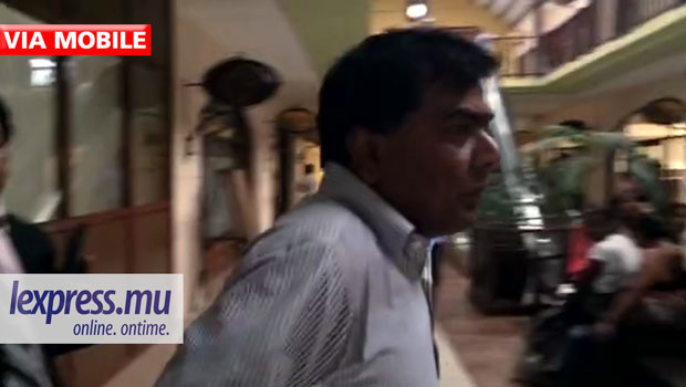 Sunil Bachoo arrivant en cour