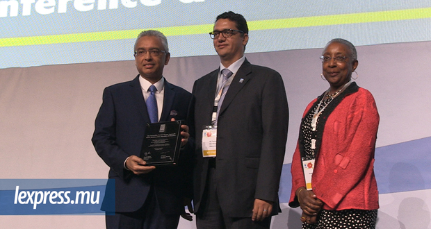 Pravind Jugnauth: «Une seconde piste d’atterrissage pour l’aéroport de Plaisance»