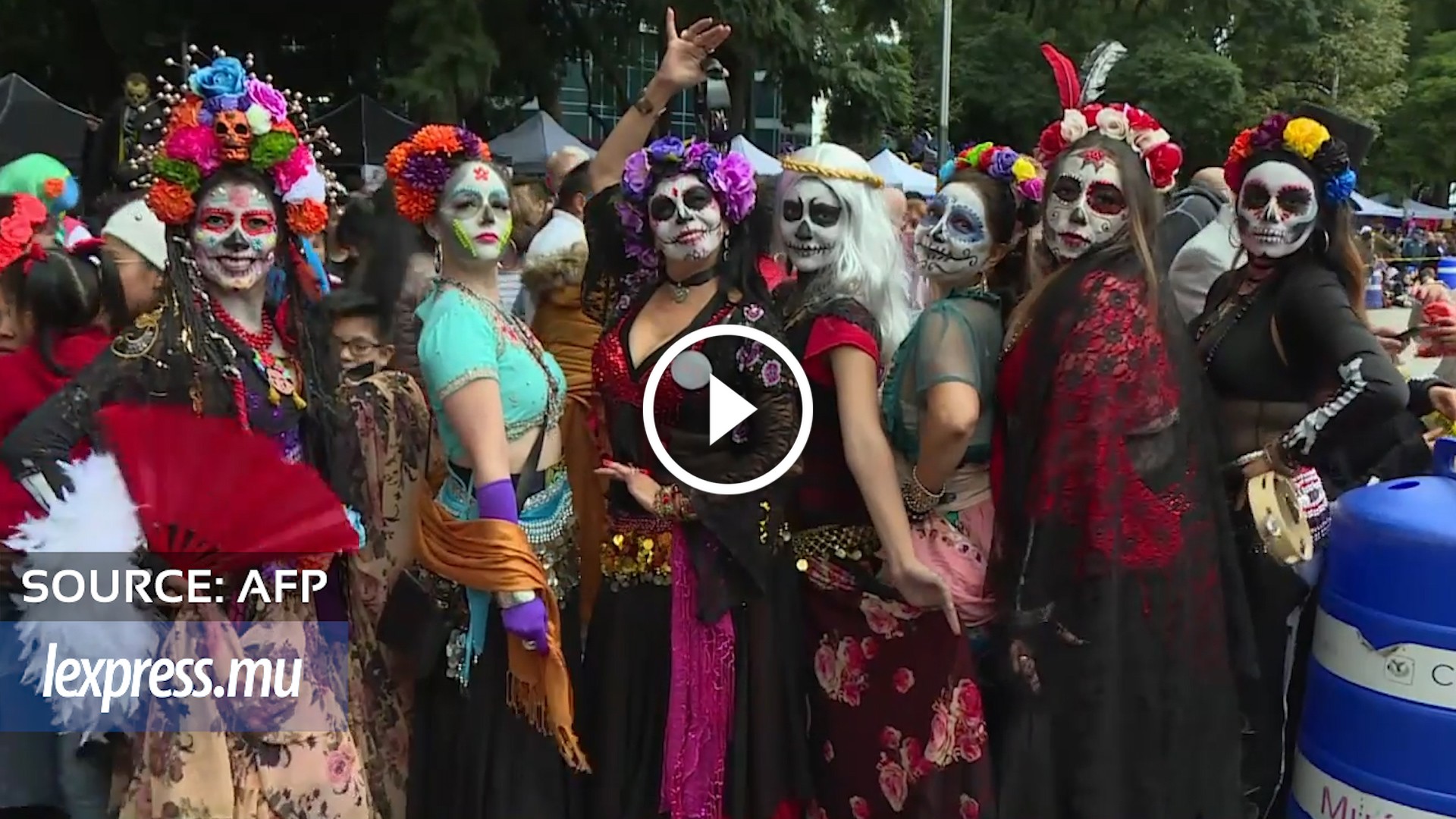 Les Mexicains se déguisent en «Catrina» avant le Jour des morts