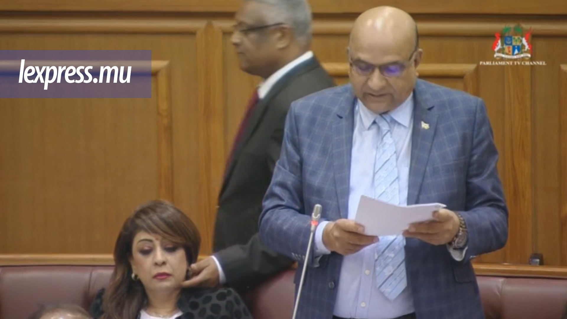 Parlement: séance de franche camaraderie entre Chaumière et Boygah