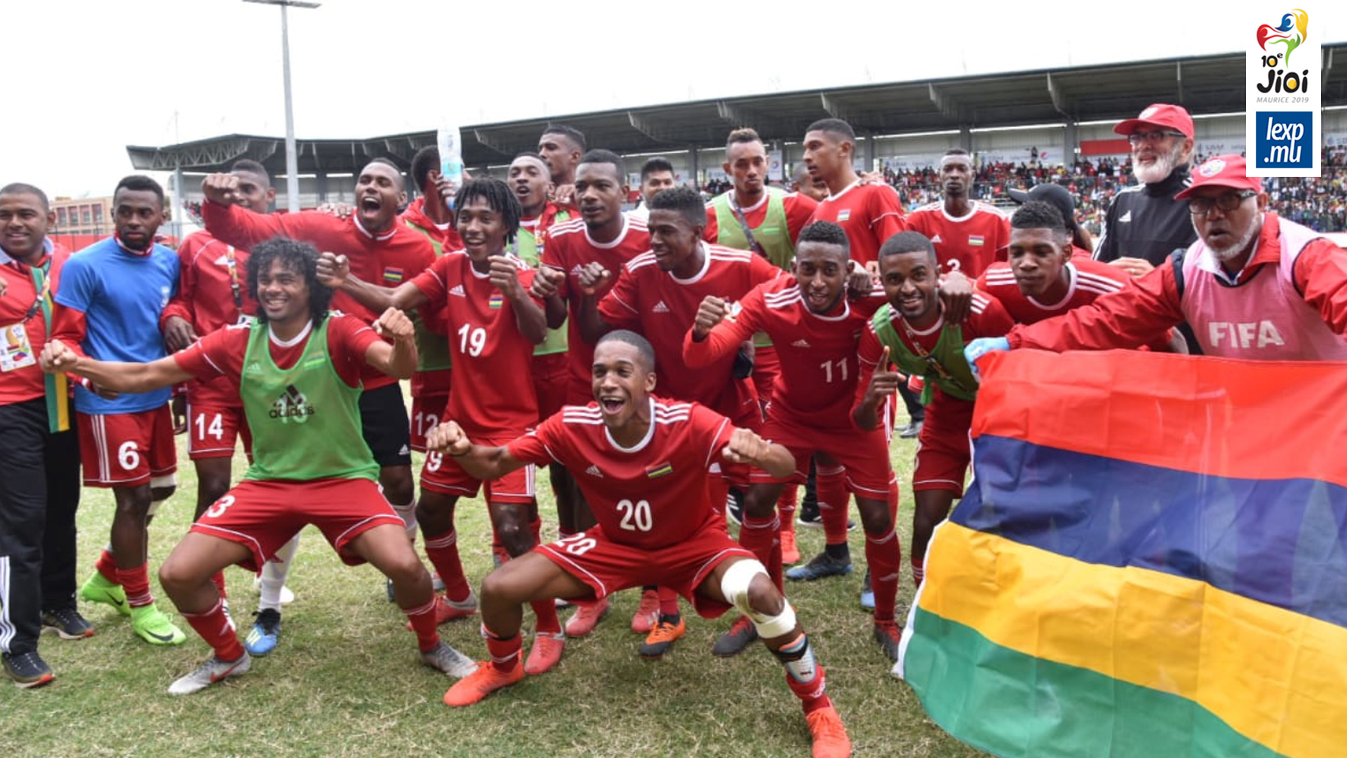 JIOI 2019 - Football: des supporteurs en feu derrière le Club M