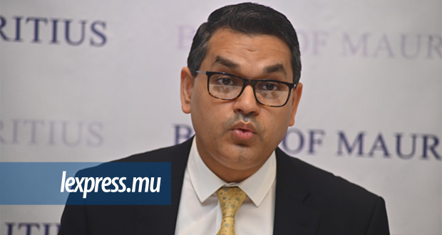Harvesh Seegolam, ex gouverneur de la Banque de Maurice interpellé à l’aéroport