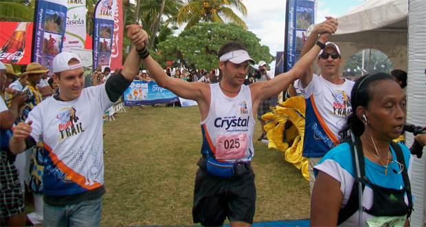 Dodo Trail 2013 - Sport et écologie : Un don de Rs 100 000 à la Mauritian Wildlife Foundation