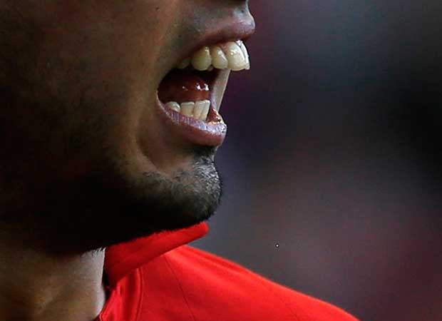 Suarez à l'amende mais pas licencié, dit Liverpool