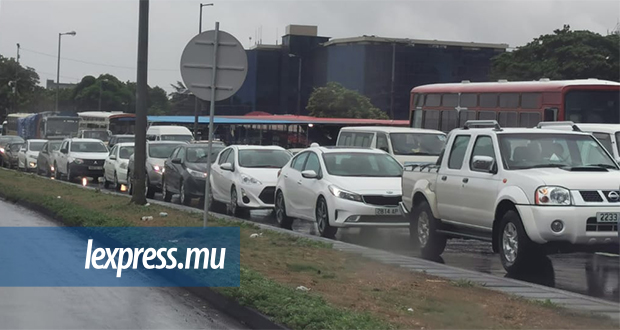 Business Mauritius : «Le travail reprend normalement dans le secteur privé»