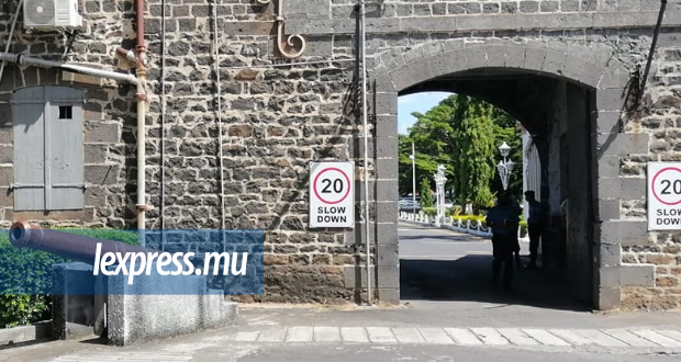 Le suspect maintenu en détention