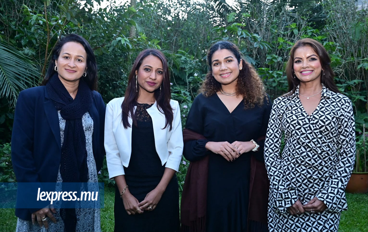 ■ Manesha Soowamber, Shaheenaz Ramgoolam, Deborah Hurnungee et Veerha Bhogun (all Heads of Rogers Capital).