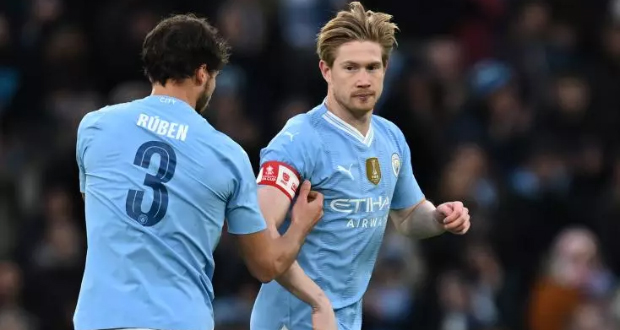 Liverpool assomme Arsenal, City fête le retour de De Bruyne