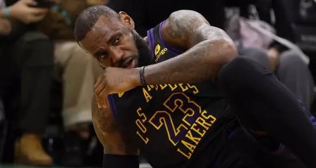 Les Spurs de Wembanyama vainqueurs des Lakers de Lebron James, Brunson brillant