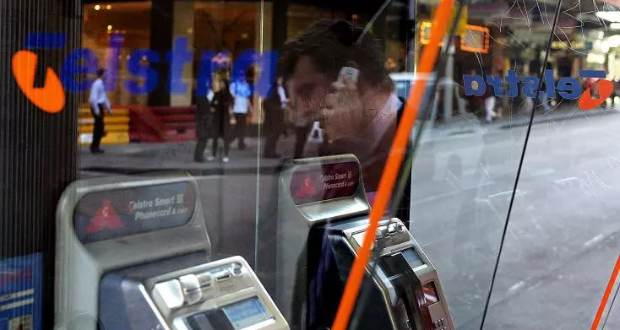 Un homme inculpé pour l'envoi de 17 millions de SMS frauduleux
