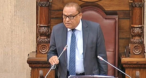 Phokeer démissionne du poste de speaker