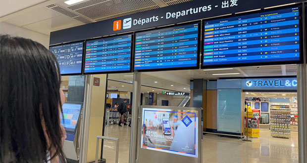 Une panne du contrôle aérien paralyse l'aéroport, 15% des vols supprimés lundi