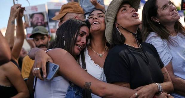In Pictures: The Joy and Tears of Israelis at the Hostage Release