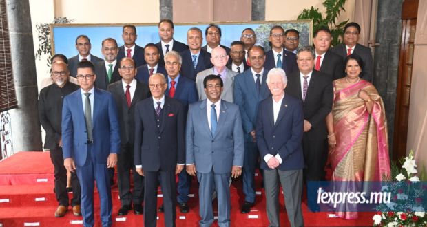 Évaluation des ministres : Gavin Glover premier de la classe